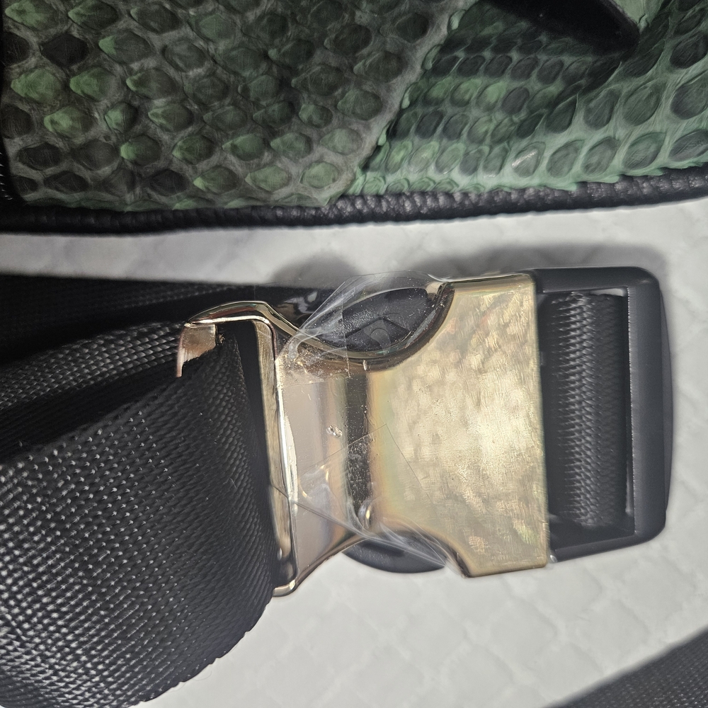 NWOT‎ - LINĒIJ Elegant Green Snake Python Scales Print Crossbody Bag - Picture 8 of 8